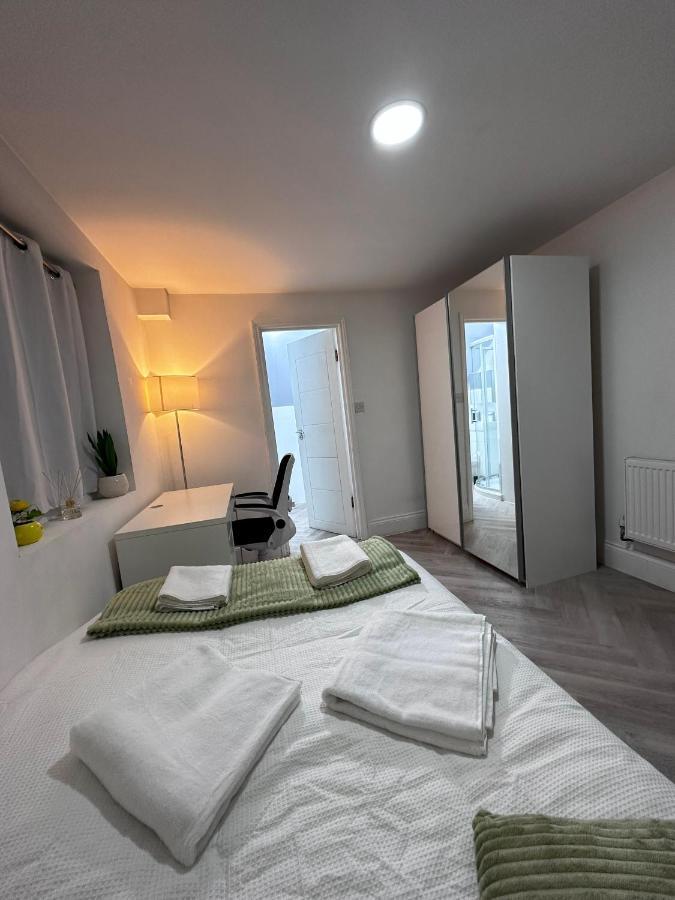Charming 4 Bedrooms House With Garden In Heart Of London Camden Екстериор снимка